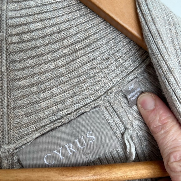 Cyrus Cozy Tan Ribbed Knit Cardigan open sweater size medium - Picture 2 of 4